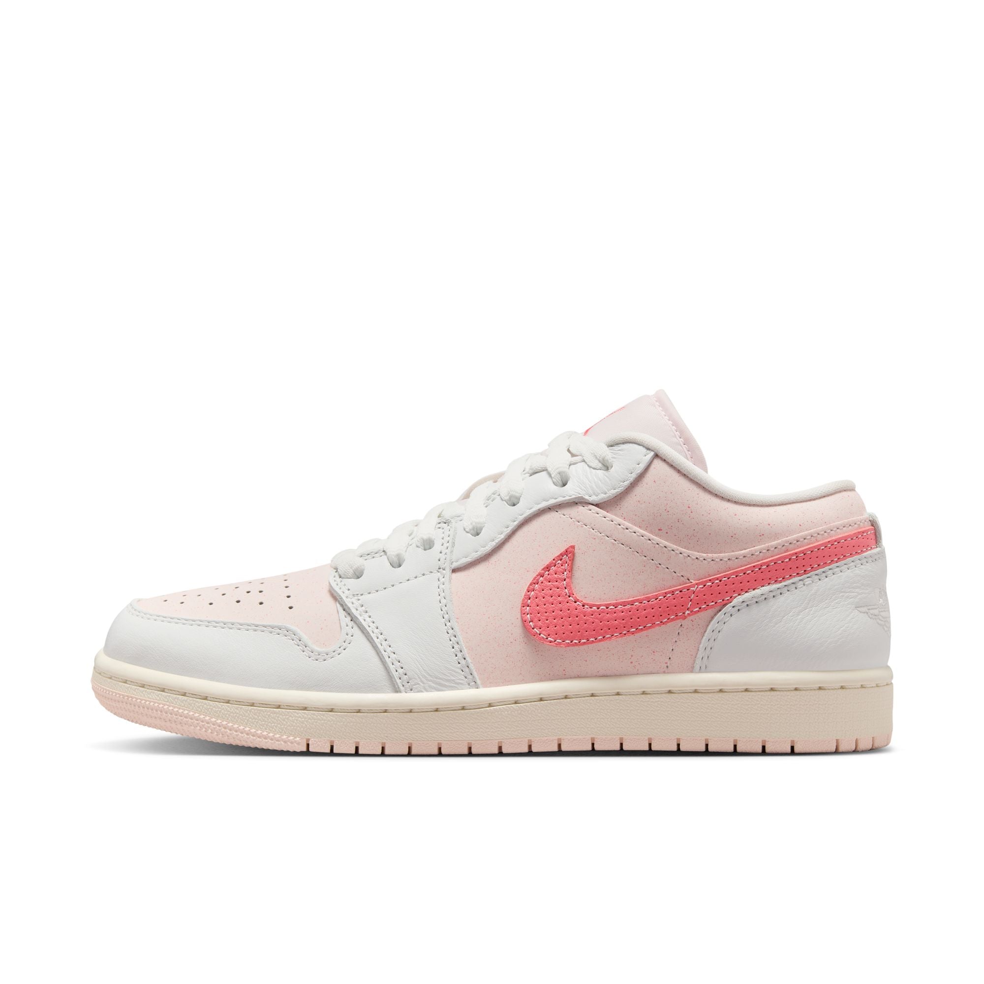 Air Jordan 1 Low SE 'Strawberry Milkshake'