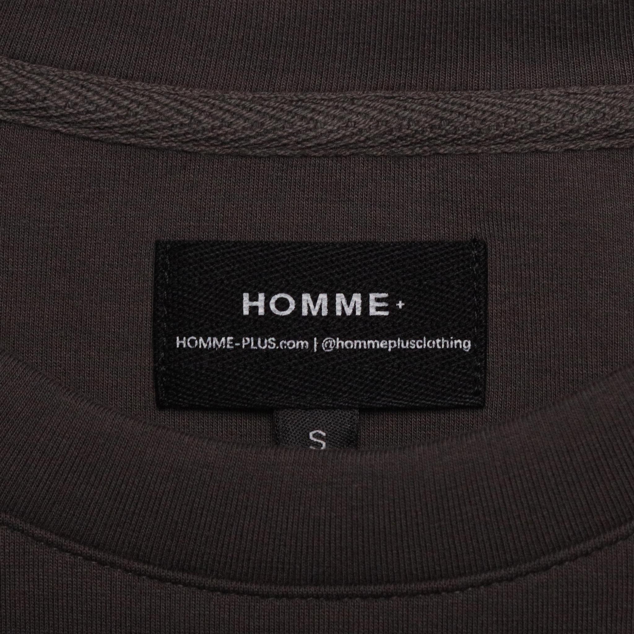 HOMME+ Old English Script L/S Tee Charcoal