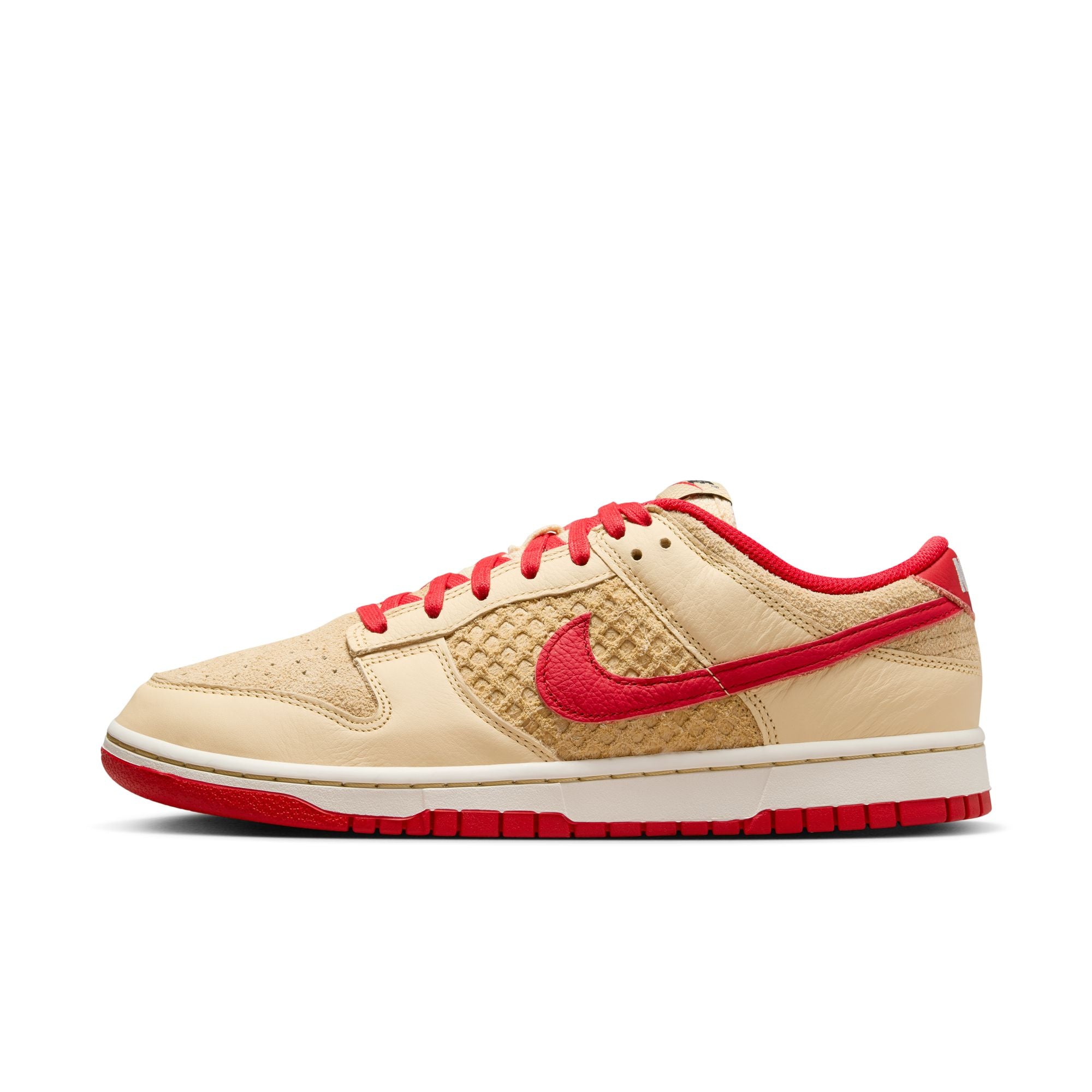 Nike Dunk Low Retro SE 'Strawberry Waffle'